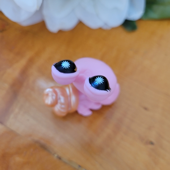 Littlest Pet Shop LPS #952 Pink Hermit Crab Brown Eyes - Picture 7 of 12